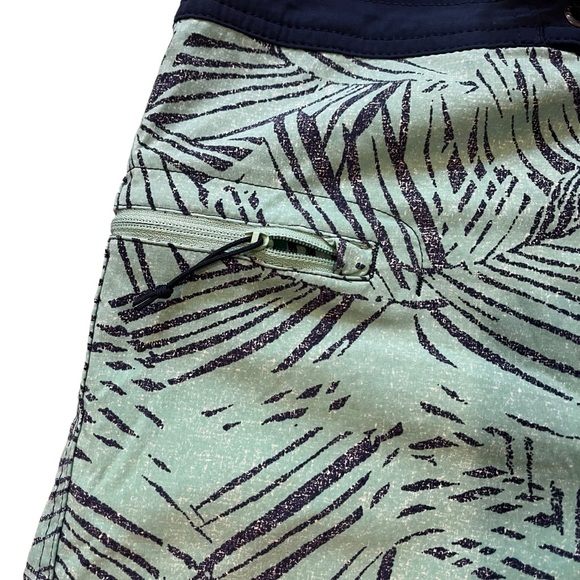 Patagonia Wavefarer Rain Fern Speckle Vjosa Green Boardshorts, Sz 30 - Picture 8 of 11